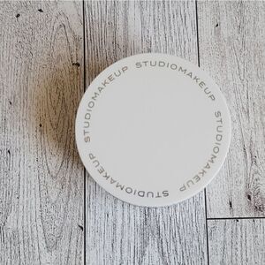 Studio Makeup Hyaluronic Acid Setting Powder